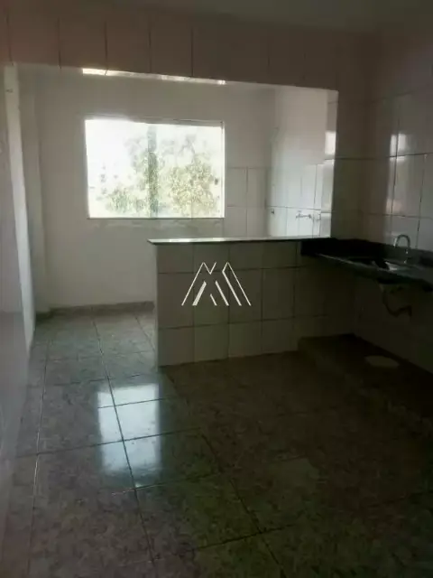 Vendo apartamento no Parque Jardim bem localizado!