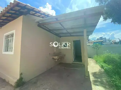 Casa para alugar no Centro – R$ 1.700/mês