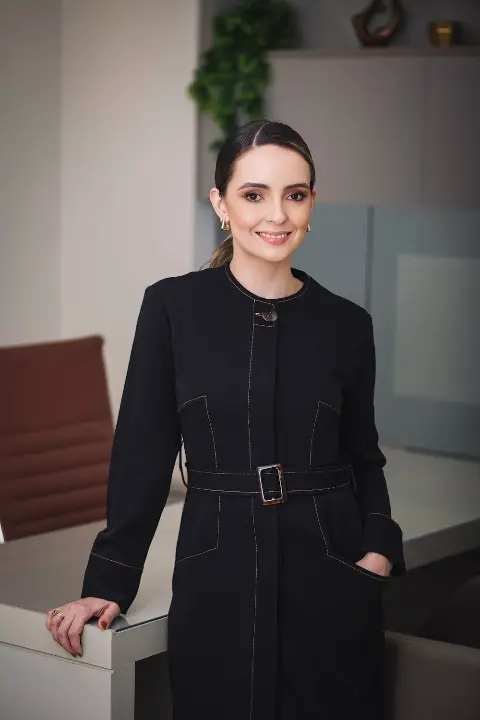 Dra Júlia • Dermatologista em Itaúna