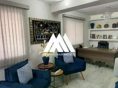 Vendo casa de dois pavimentos em Itaúna em excelente localização!