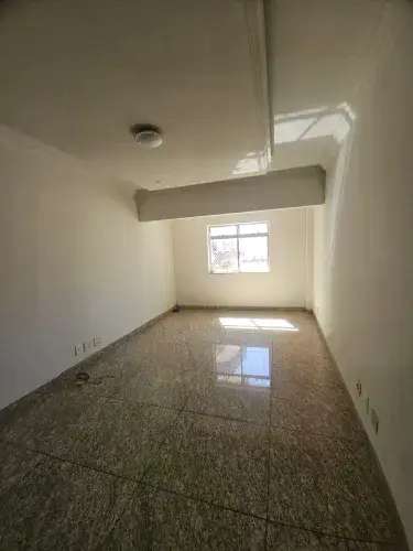 Aluga-se apartamento cobertura na região central de Itaúna
