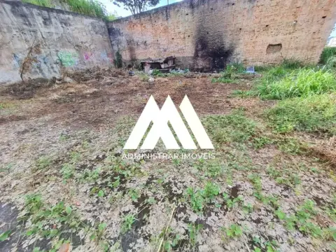 Vendo lote em Itaúna com ótima localização!