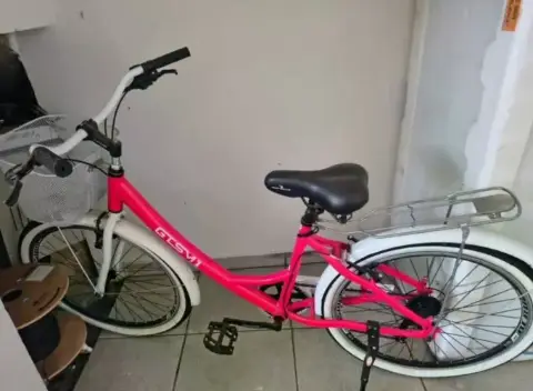 Vendo bicicleta nova