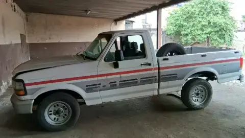Ford F-1000 Regular Cab. 4.9i 1997
