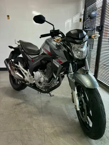 HONDA CB 250 TWISTER