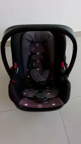 Carrinho bebê Kidoo 3 em 1 e bebe conforto Coas.