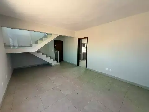 Cobertura 3 quartos, 2 vagas no Centro