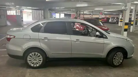 Fiat Grand Siena Essence 1.6 Flex 16V 2016