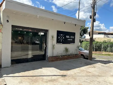 Sr. Eli Barbearia – Aberta de segunda a sábado