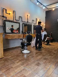 Los Peluqueros – Barbearia
