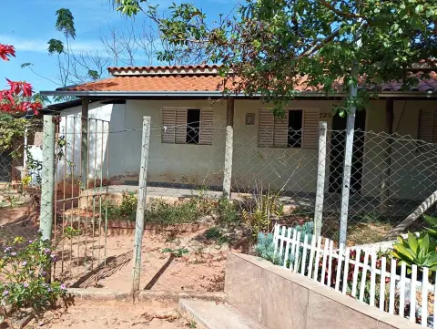 Chácara com casa e barracão em Vista Alegre, 621 m²