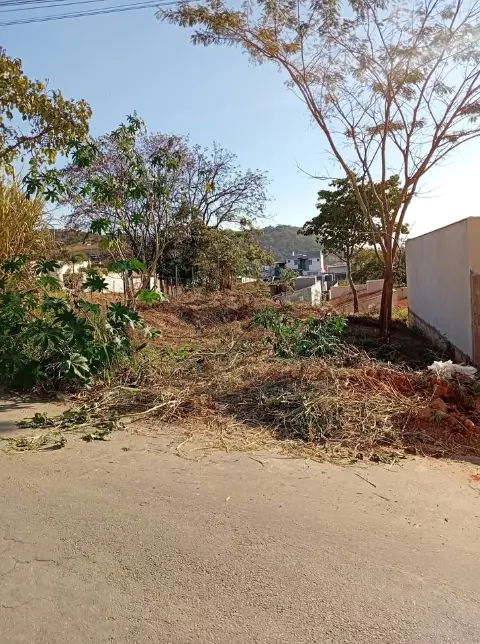 Lote de 300 m² à venda no João Paulo II