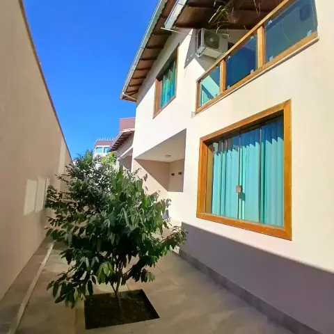 Casa 260 m² com 3 suítes no Belvedere