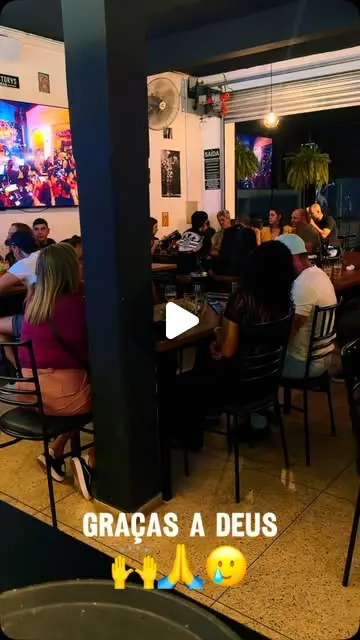 81 Storys Bar: Casa cheia e noite linda em Itaúna