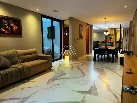 Casa de 02 pavimentos com 03 quartos à venda no Centenário em Itaúna