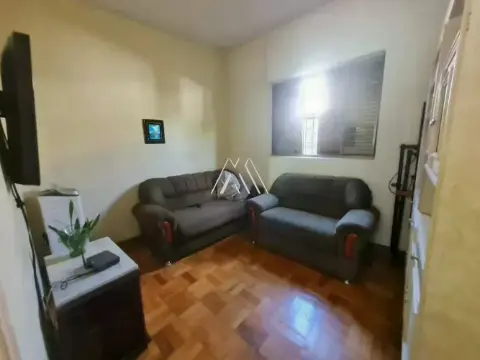 Vendo casa em Itaúna em excelente localização!