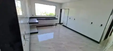 Vendo apartamento em Itaúna com excelente localização!