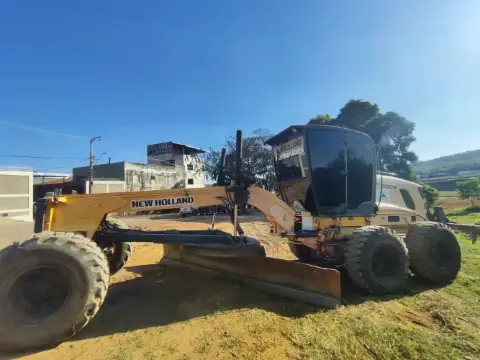 Patrol motoniveladora New Holland rg200 2011