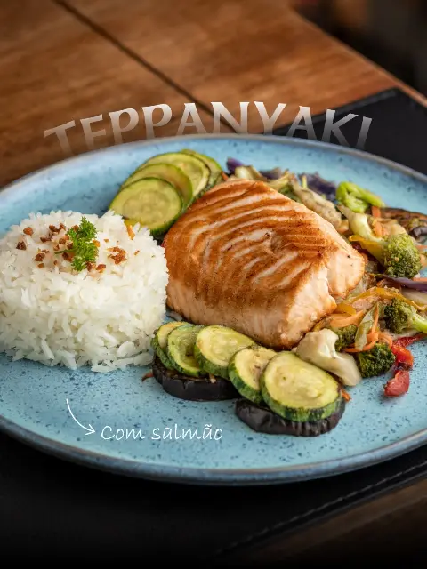 Teppanyaki de Salmão, Filé ou Frango no Toru
