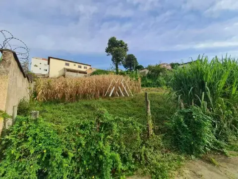 Vendo lote em Itaúna com ótima localização!