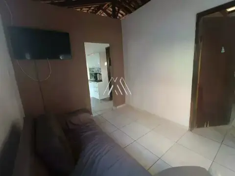 Vendo casa em Itaúna em excelente localização!