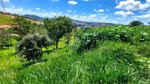 Vendo lote em Itaúna com ótima localização!