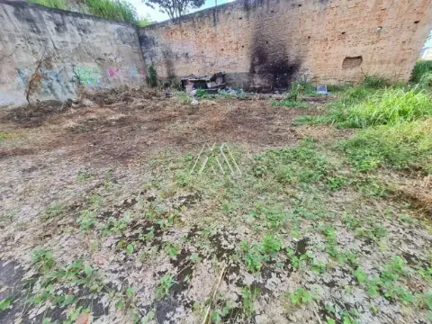 Vendo lote em Itaúna com ótima localização!