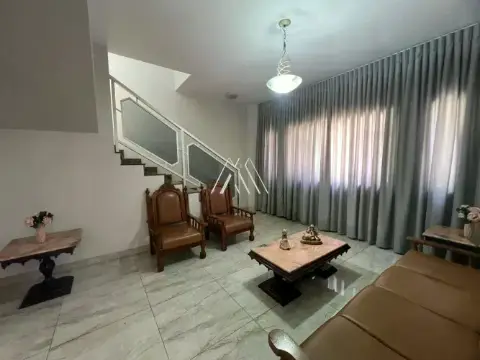 Vendo casa em Itaúna com área gourmet, piscina e sauna em ótima localização