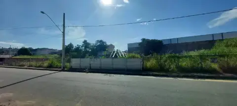 Vendo lote em Itaúna com 554m² de boa topografia em ótima localização