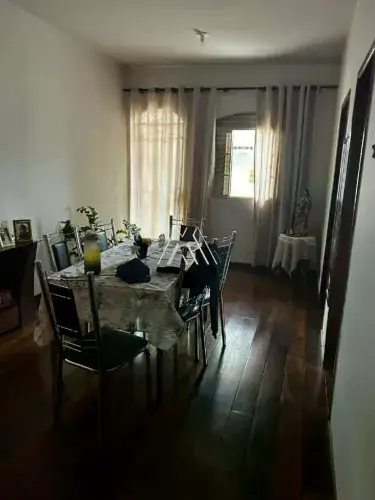 Vendo casa em Itaúna em excelente localização!