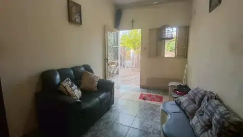 Vendo casa em Itaúna em excelente localização!