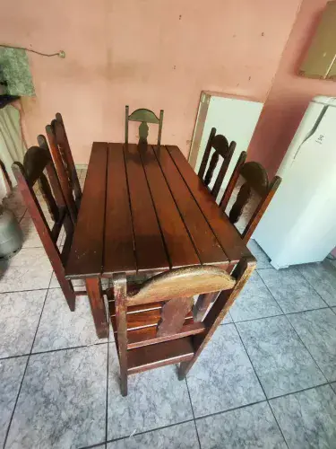 Mesa de sucupira