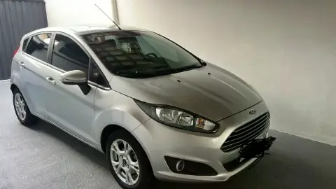 Ford Fiesta SEL 1.6 16V Flex Mec. 5P 2017