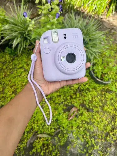câmera polaroid instax mini 12