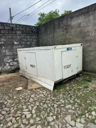 BAÚ REFRIGERADO 2,60M x 1,60M - SEM MAQUINÁRIO