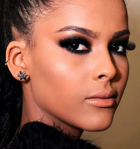 Carol Costa Makeup — Esteticista no Centro