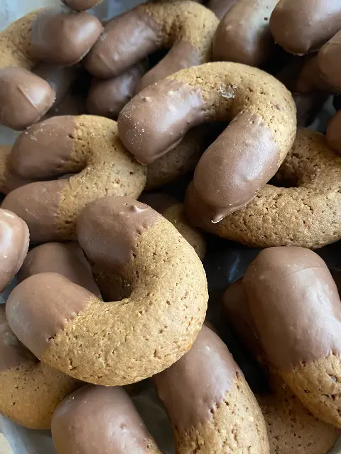 Rosquinha de amendoim com chocolate na Padaria Pontual