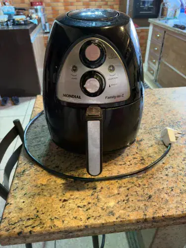 Fritadeira Elétrica Sem Óleo Air Fryer Mondial Family NAF-03I 4L - Preta e Inox - 110V