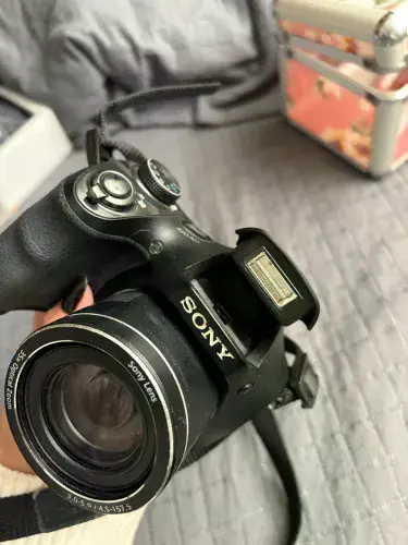 Câmera Sony Cyber-shot DSC-H300 - Zoom Óptico 35x + Acessórios