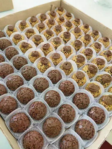 Cento de brigadeiros