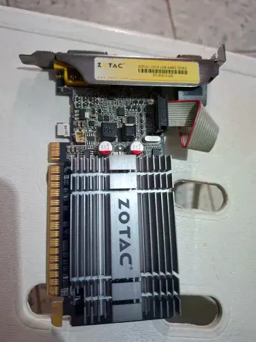 PLACA DE VÍDEO ZOTAC G 210 1 GB 64 bits DDR3