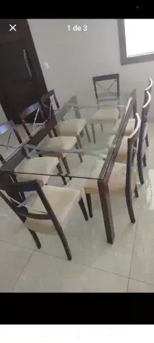 Vendo mesa com tampo de vidro com 8 cadeiras
