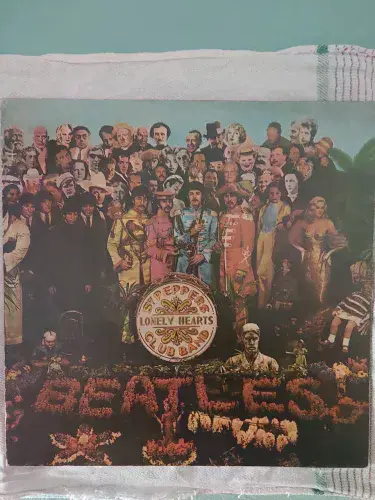 Lp The Beatles: Sgt Pepper's Lonely Hearts Club Band. (Usado)Leia a descrição.
