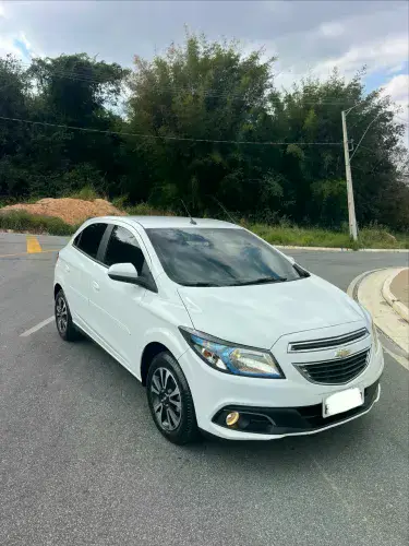 Chevrolet Onix Hatch LTZ 1.4 8V Flex Power Mec. 4P 2015