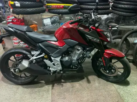 Moto Cb300 novíssima