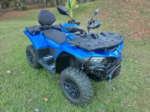Quadriciclo CFforce 520