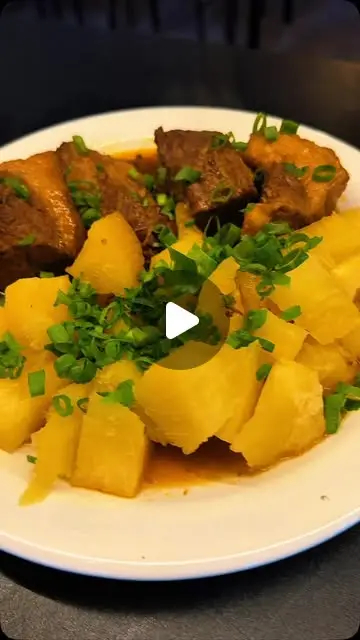 Carne de Panela com Mandioca no 81 Storys Bar