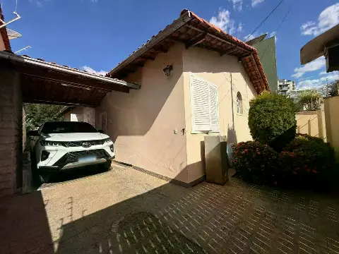 Casa à venda no Centro, 5 quartos, 142 m2
