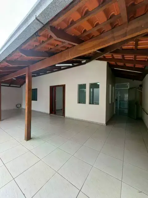 Casa à venda com 2 quartos e 2 vagas no Cerqueira Lima