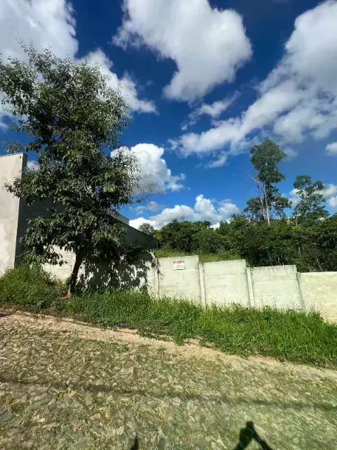 Lote à venda no Tropical